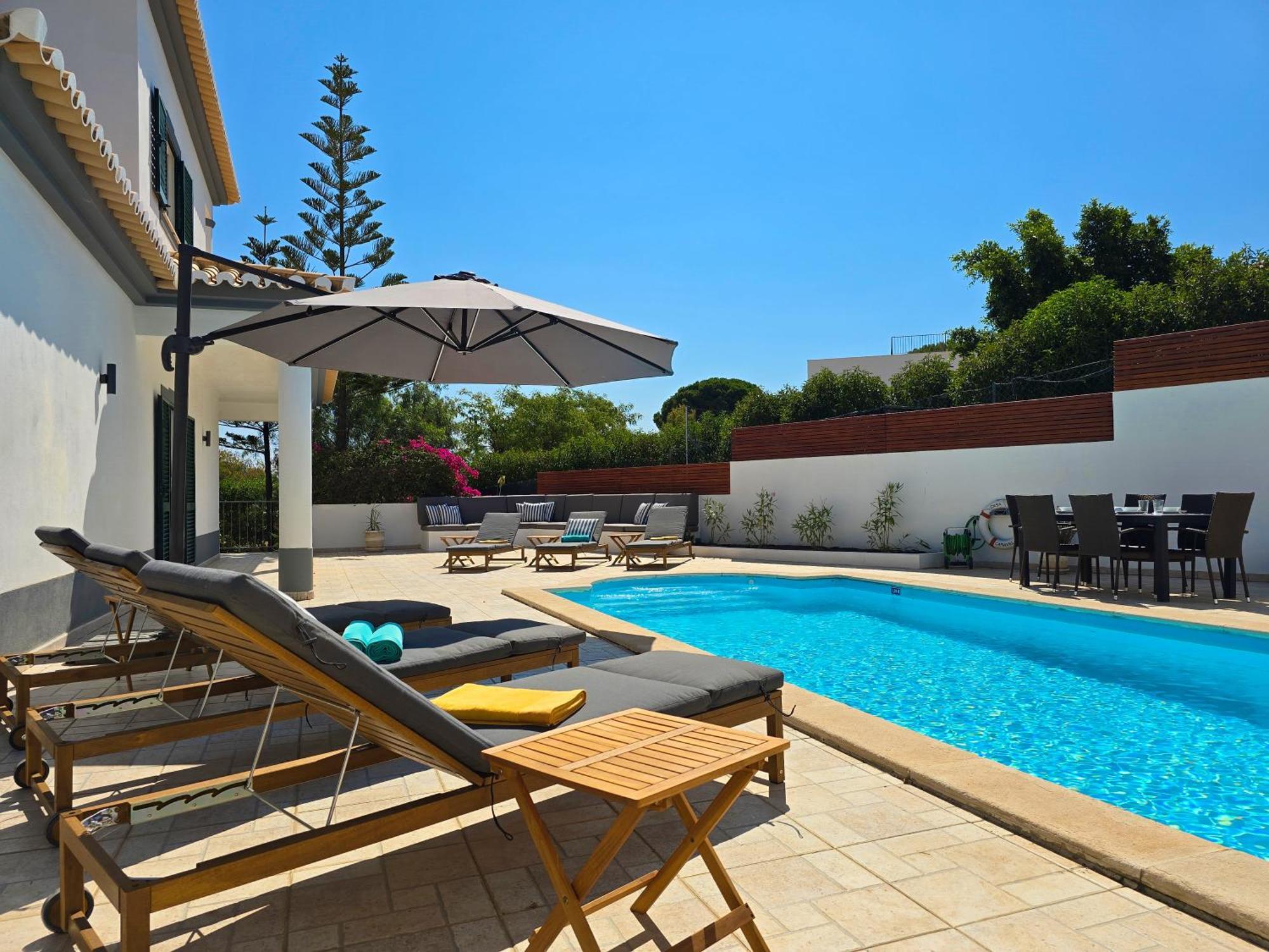 Holiday home Casa Caravela - Spacious Villa, Sunny Swimming Pool & Bbq *